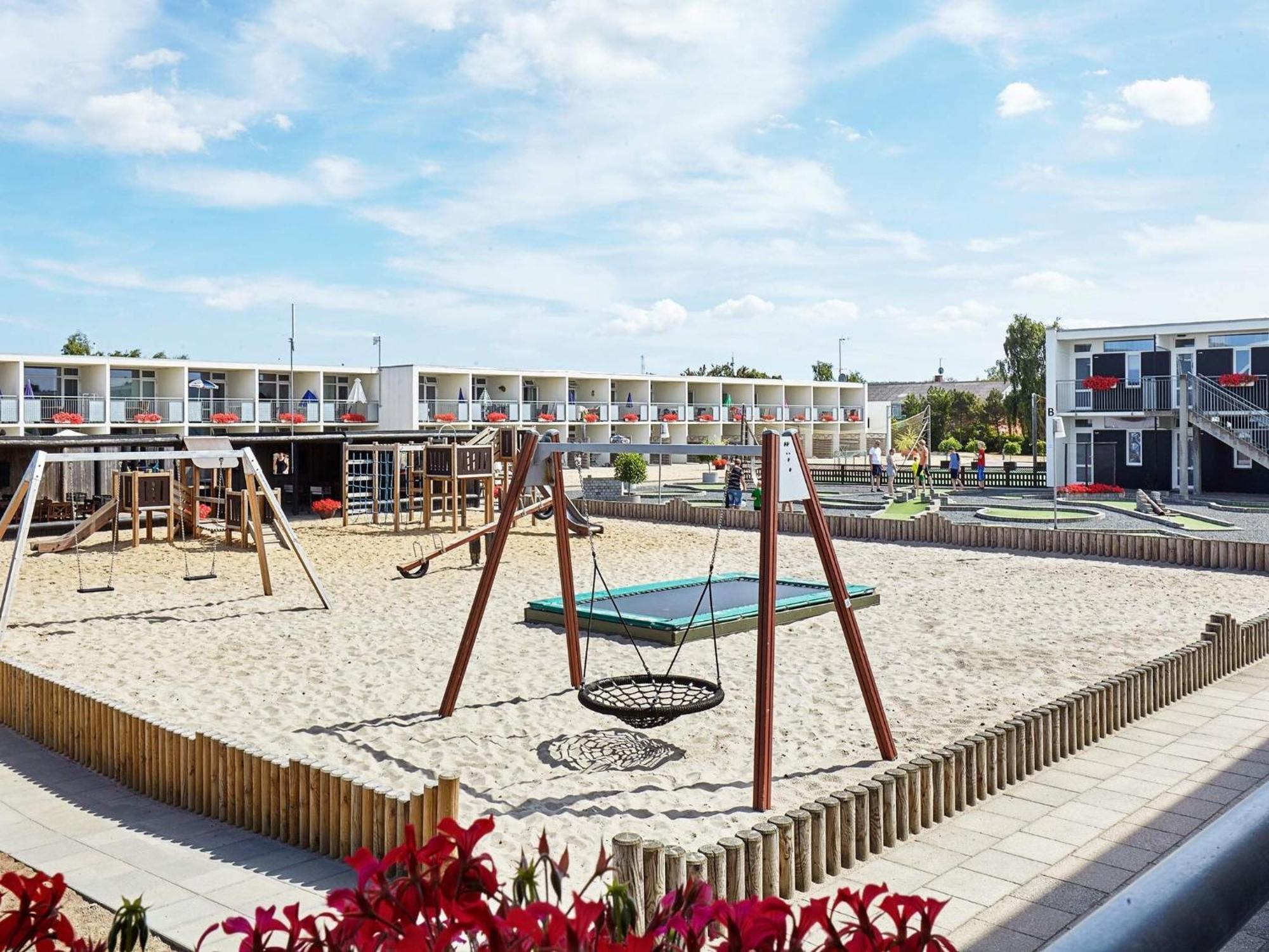 4 Person Holiday Home On A Holiday Park In Glesborg Екстериор снимка